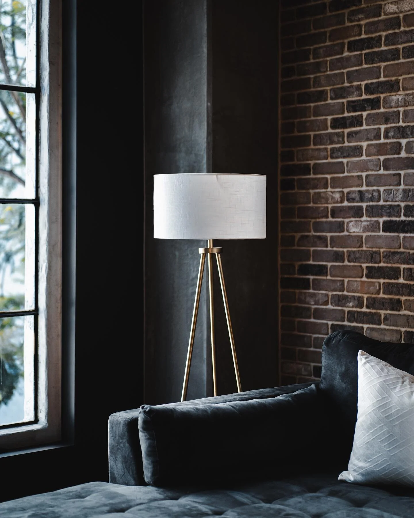 Oh the natural light that comes into this place! 💯
.
Listed by: @danijelaripley 
.
Staged by: @whitandwhimsinteriors