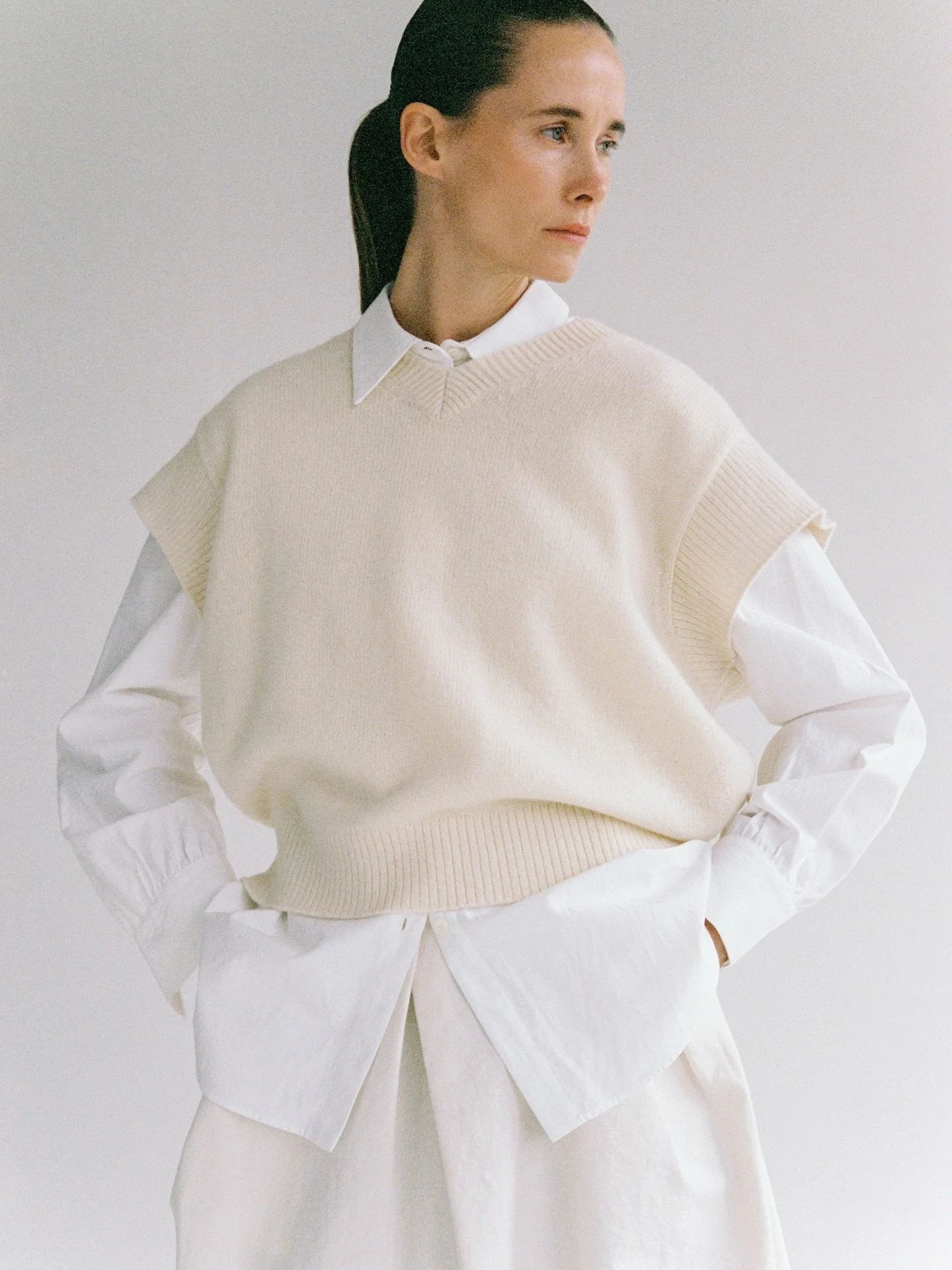 RUE BLANCHE 

Analogues by @mathiashannes 

@rueblancheofficial 
@r_b_g_i_r_l_s 
@mereldaemen 
@stefanieklaver_ 
@kinselstudio 
Hair and makeup by me