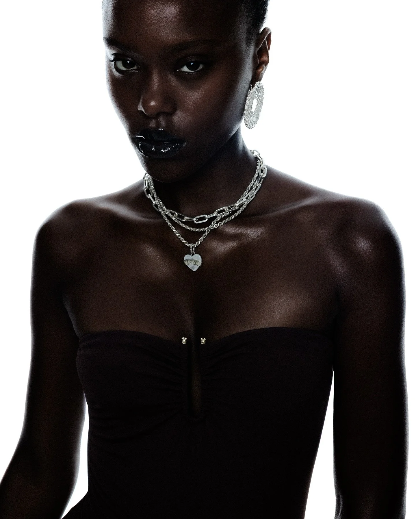 ASCH

Using @maccosmeticsbelgium &amp; @avene 
By the best @delangecharlotte 
@aschniyonzima @noahmgmt 
Video @matt.lesire 
Studio @kinselstudio