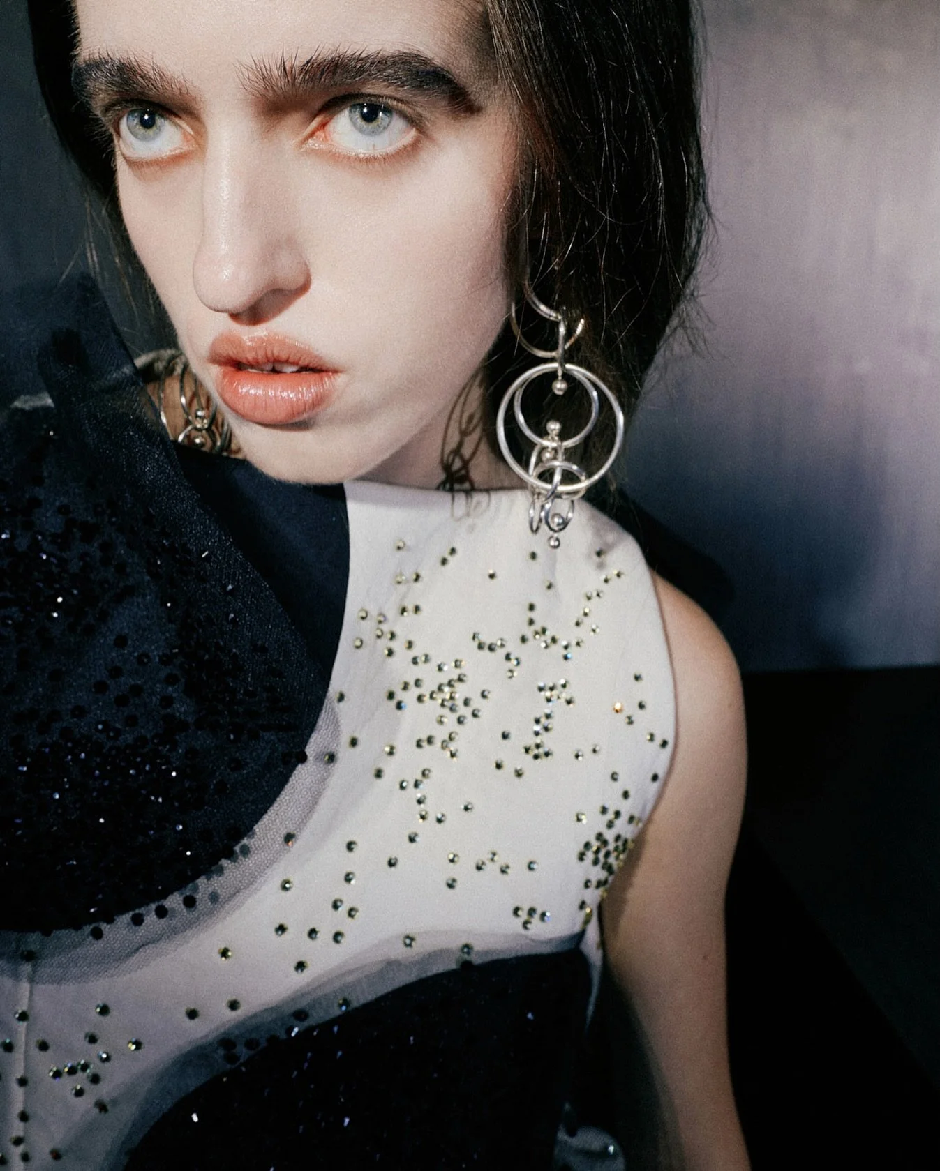 Hair and makeup by me.

Now out on @mirror_mirror_magazine 

A dialogue between body and garment, where fashion trancends wearability and becomes pure emotion. Drawing from the theatrical language of couture and the surreal distortion of the human si