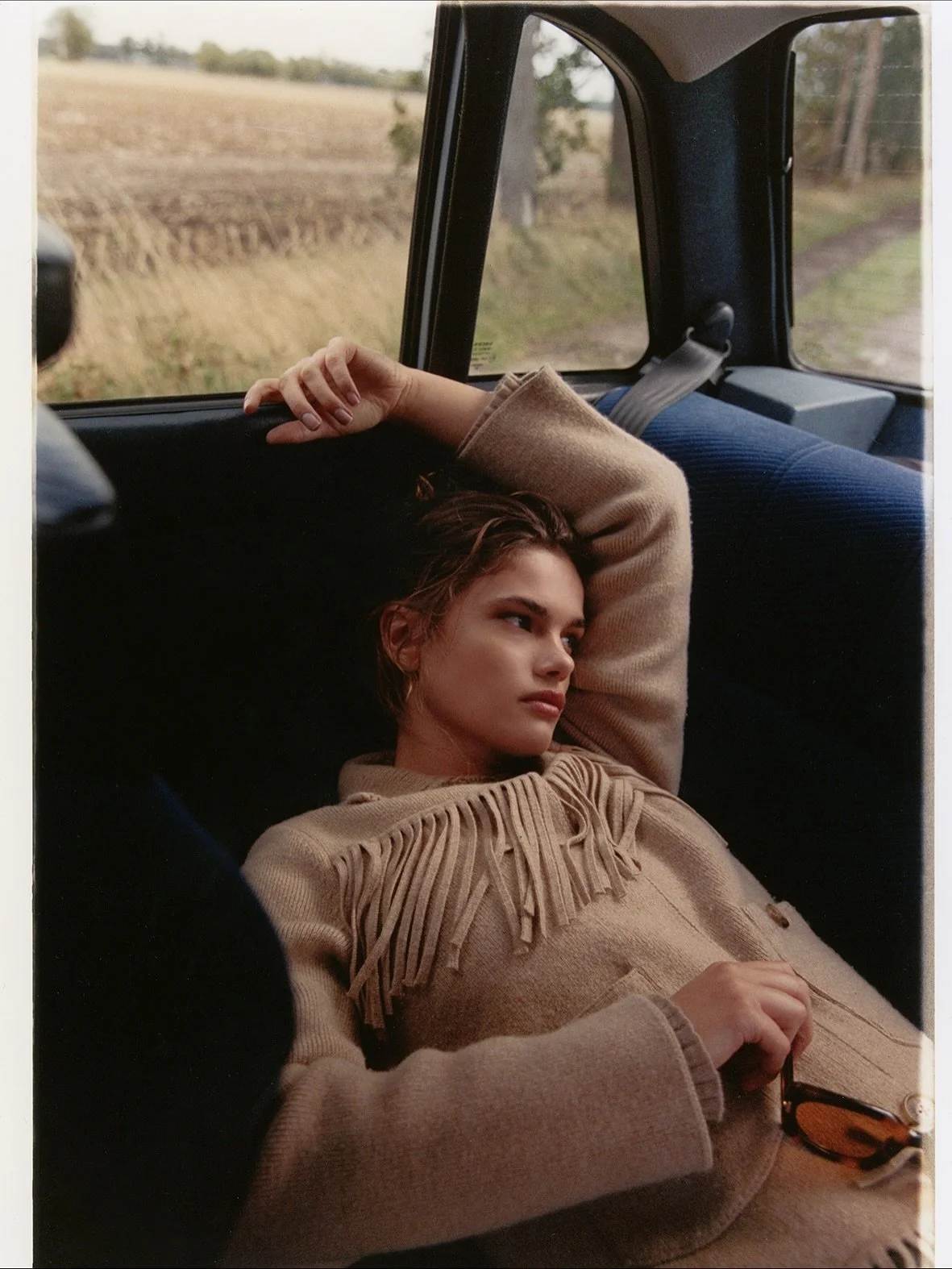 Red Earth Romance

Editorial for @blumenhausmagazine 

Photographe - Luna Jacob @bocajanul 
Photo assistant - Mathias Hannes @mathiashannes 
Stylist - Kiki Vogels @kikivogels 
Stylist assistant - Dessi @dessi.mrns 
Muah - Nicky de winter products use