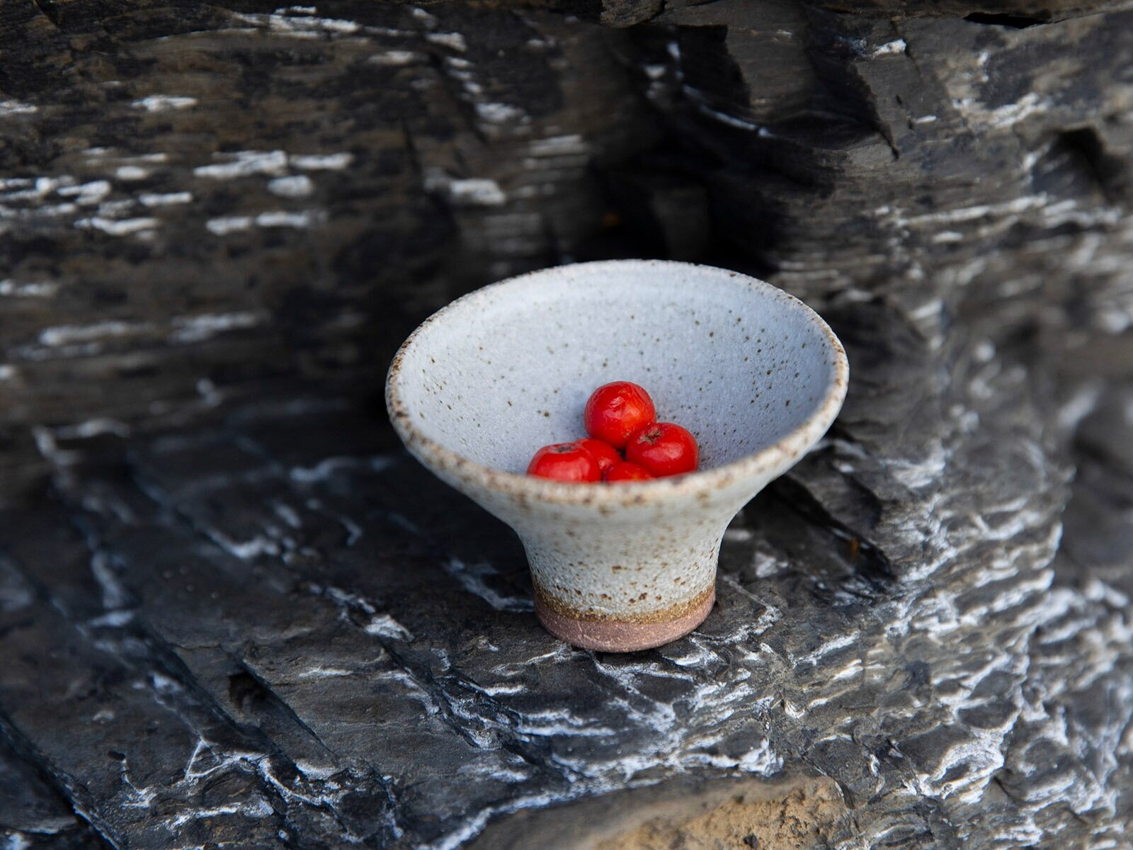   Aura Salt Bowls  by  Linda Flø  Photo Emma Sukalic 