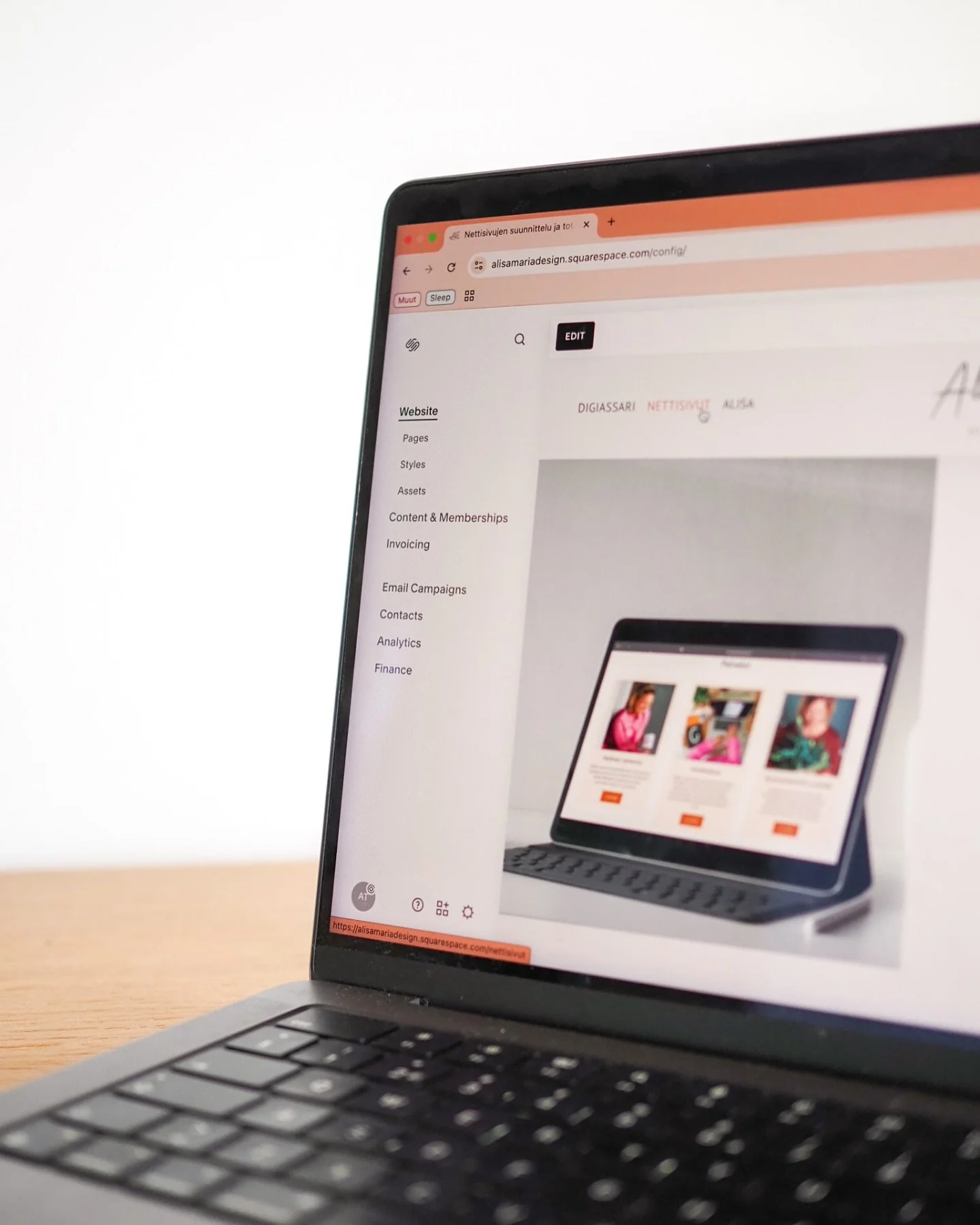 Nettisivut, jotka toimivat vaivatta ja n&auml;ytt&auml;v&auml;t hyv&auml;lt&auml; 💻✨
⠀⠀⠀⠀⠀⠀⠀⠀⠀
Autan sua suunnittelemaan ja toteuttamaan nettisivut, kun toiveissa on selke&auml;t ja helposti yll&auml;pidett&auml;v&auml;t sivut, jotka toimivat niin s