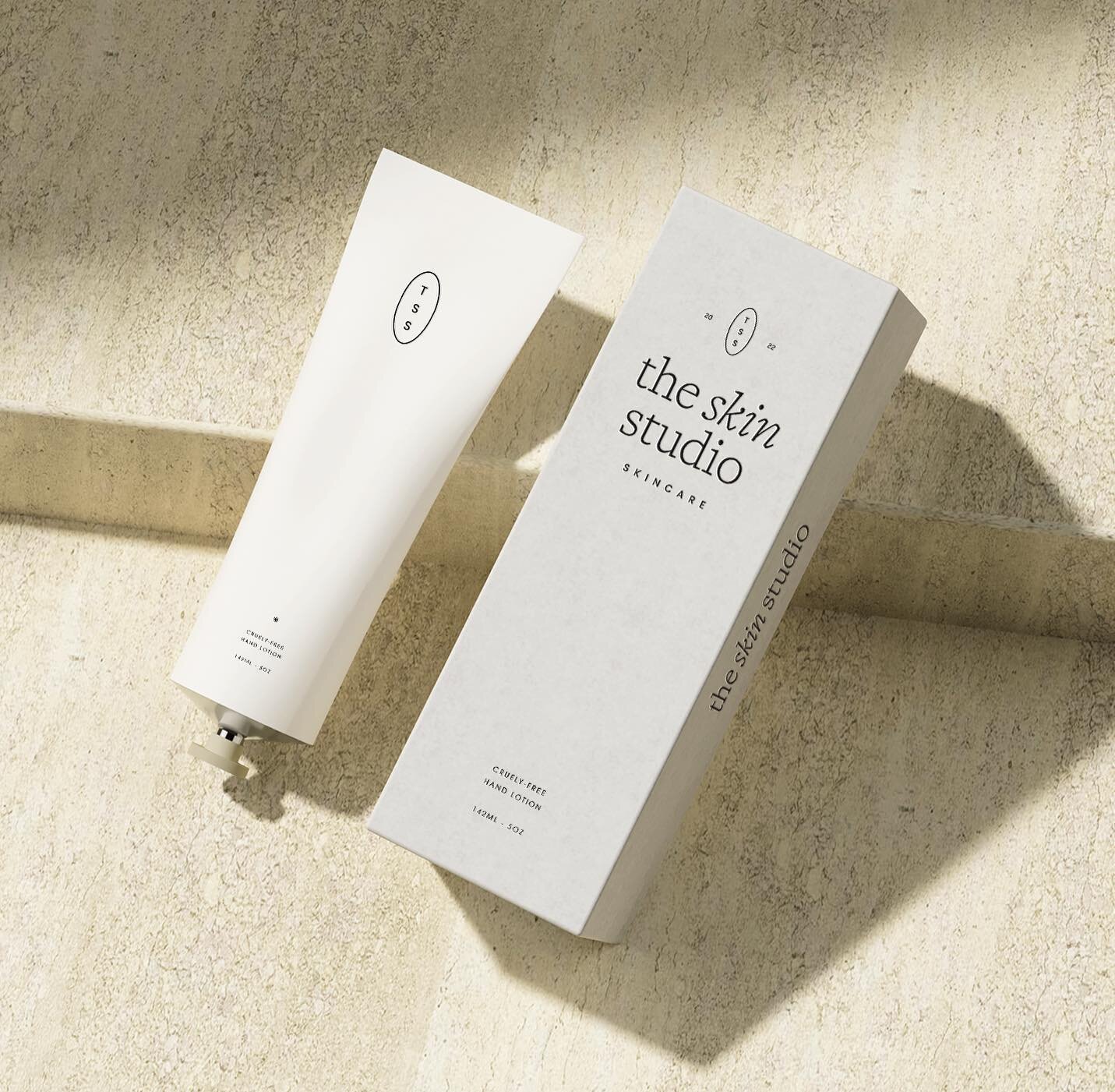 Packaging design for The Skin Studio, an organic, ethically made skincare brand. An elegant, high-end &amp; premium brand. Let me know what you think, thank you!

Mock-up @harmonais.visual 

READY TO GIVE YOUR BRAND LIFE? I want to help you share you