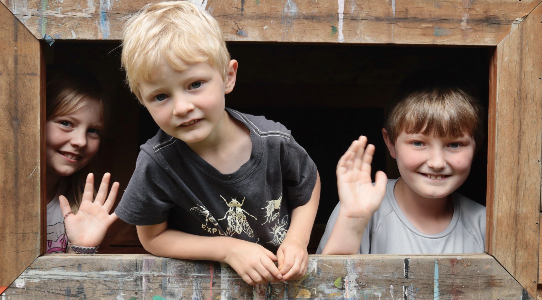 children-in-puppet-theatre-Skipwillow-Farm.jpg