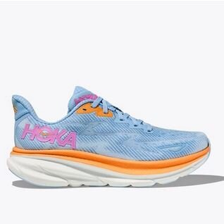 Hoka Womens Clifton 9s has arrived at CBS Sports! 

Light and plush for everyday miles, The Clifton 9 is the perfect shoe for everyone. 

#hoka #FlyHumanFly #clifton9 #hokarunning #running #shoplocal