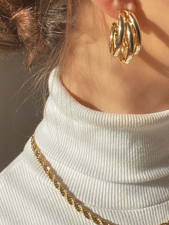 5 Clean Girl Aesthetic Outfits You NEED In Your Wardrobe!