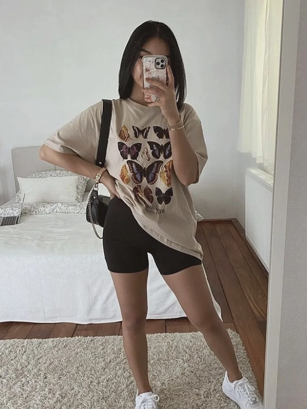 11 Cute Ways To Style An Oversized T-Shirt Every Girl NEEDS To Know!