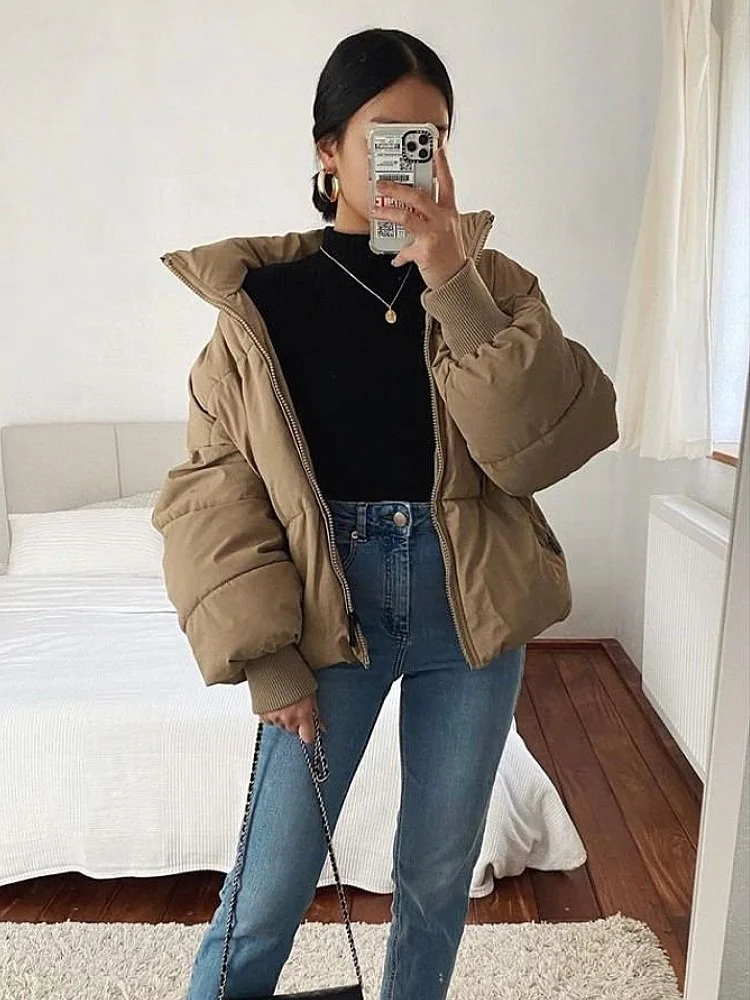 10 Stylish Outfit Ideas To Wear To A Hockey Game (For Women)