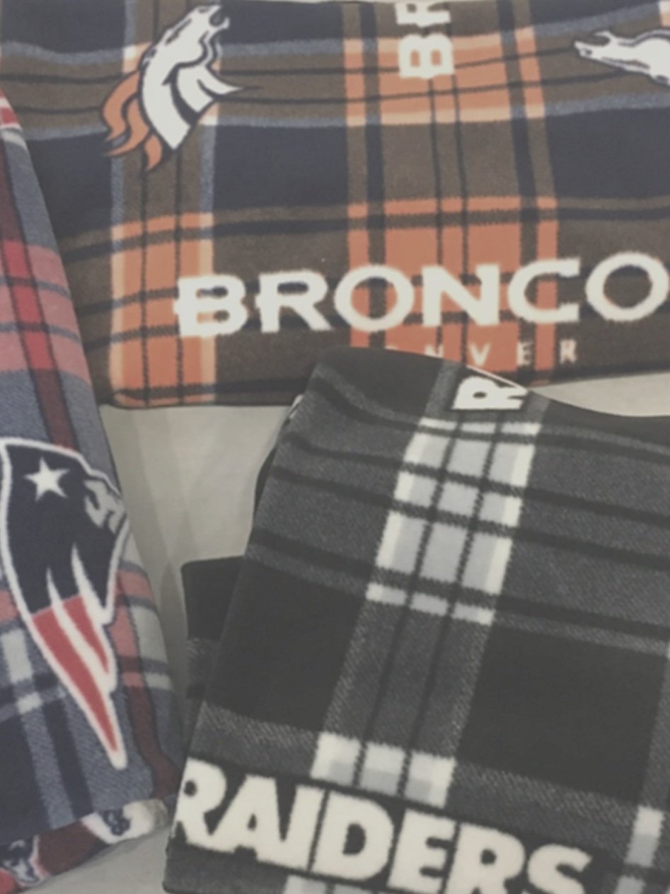 15 Best Gifts For Football Fans Both Men &amp; Women Will Love! (NFL)