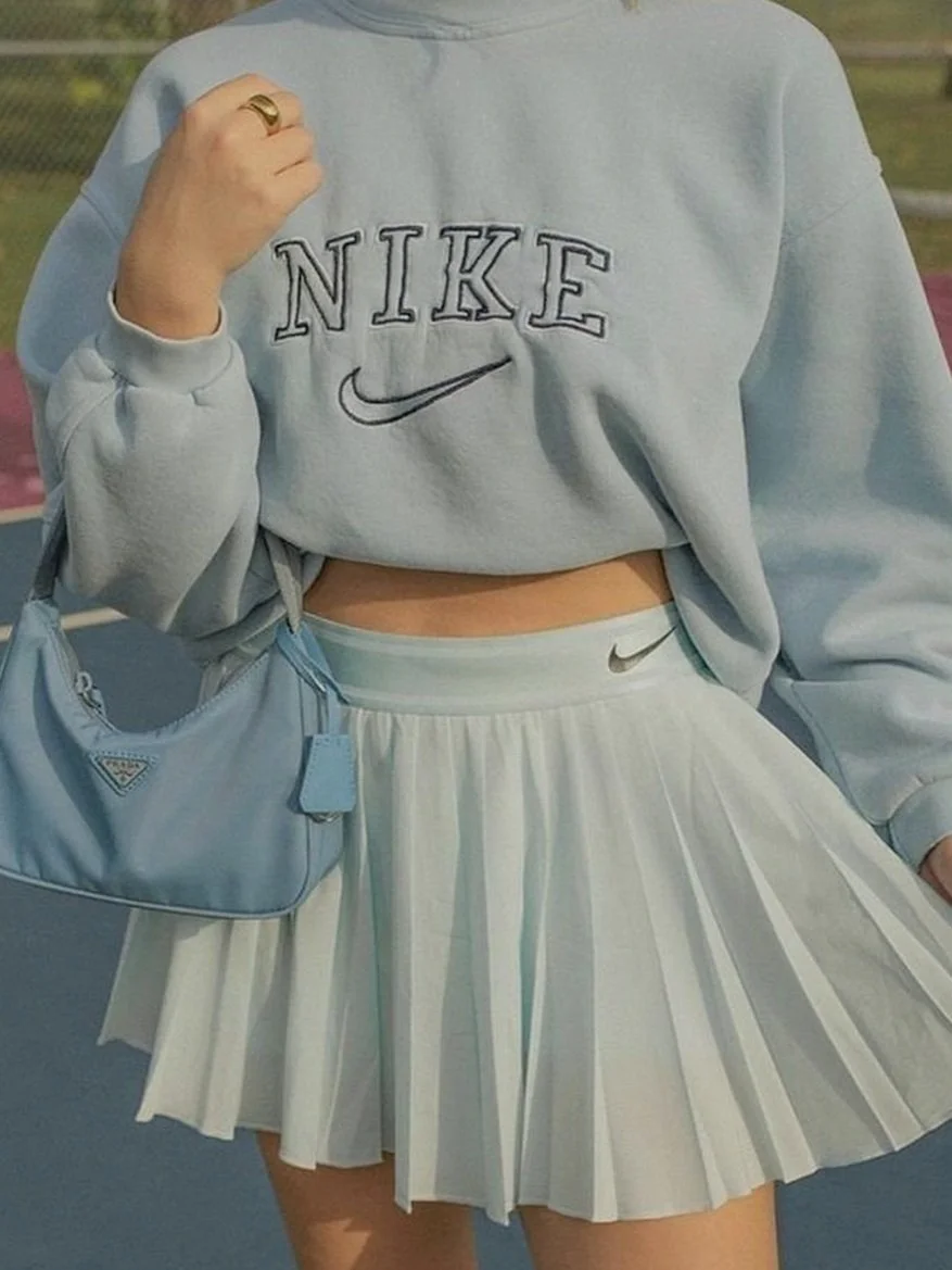 18 Preppy Outfits You NEED In Your Closet (Gossip Girl Style)