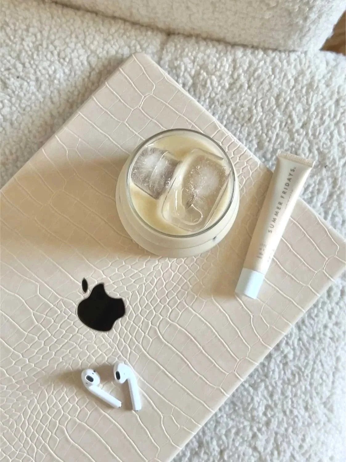 19 Aesthetic Ways To Customize Your MacBook With macOS 27 Golden Gate