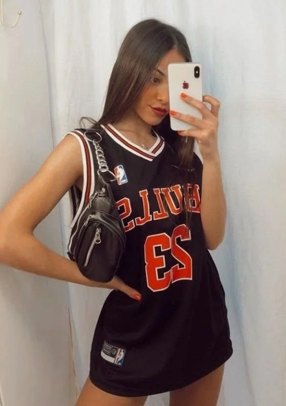 baggy basketball jersey outfit