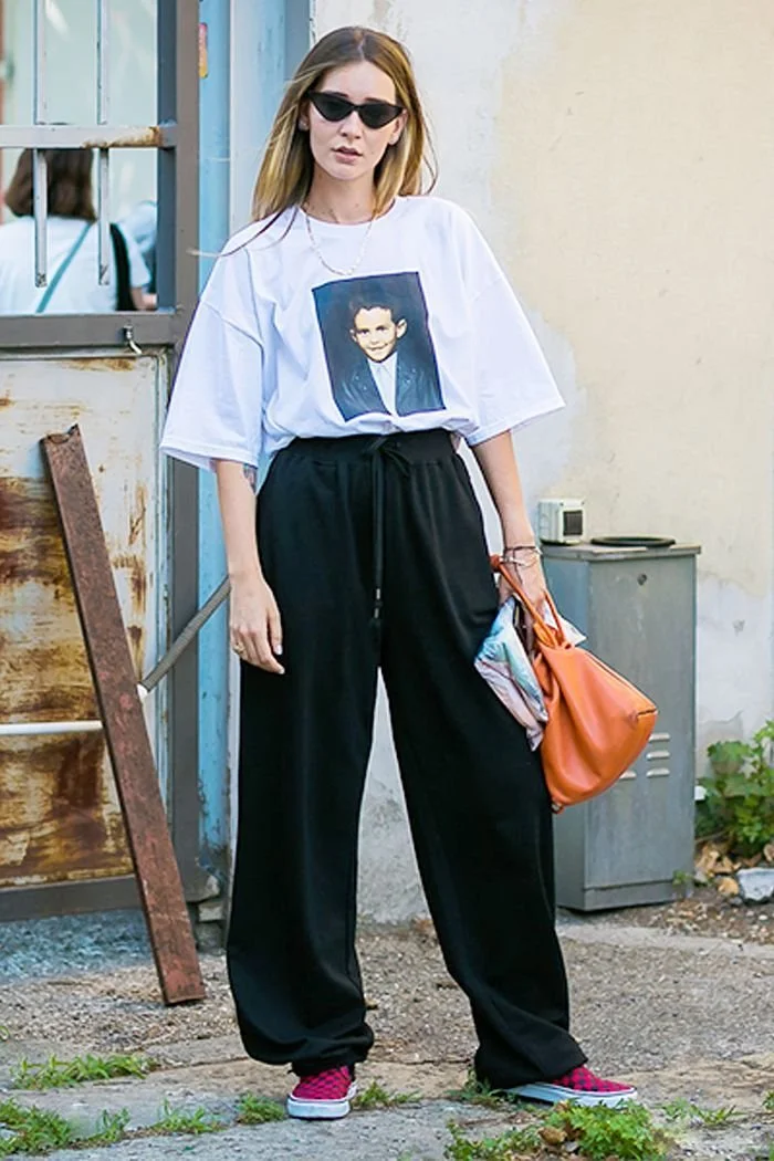 womens oversized t shirt outfit