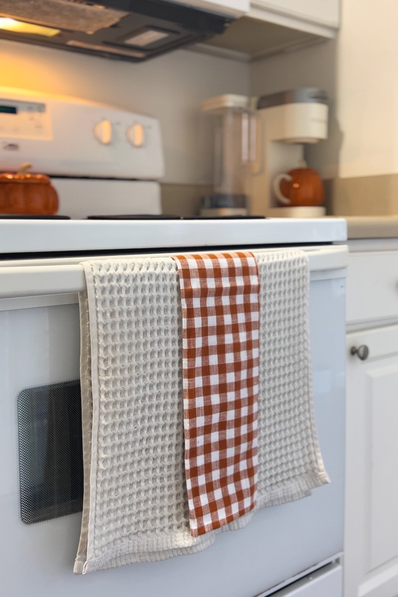 Hanging Kitchen Towels (Creative Ideas on Where and How To Hang) -  Inspiration For Moms