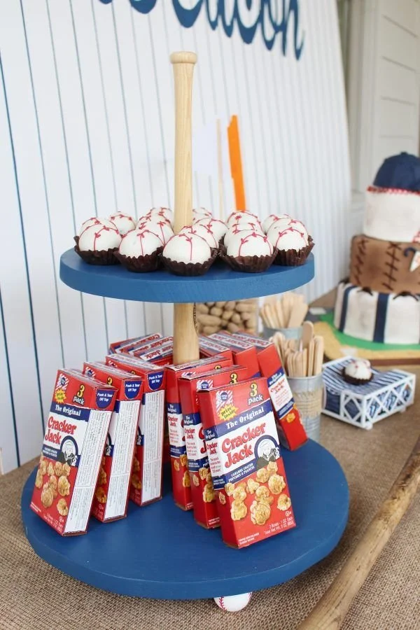 40+ Ideas To Throw The Perfect Baseball Tailgate Party! (Best Decor
