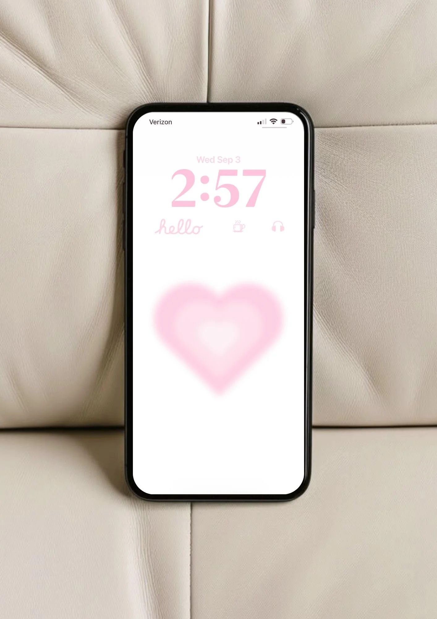 FREE Pink Heart Lock Screen Wallpaper — nikki lo