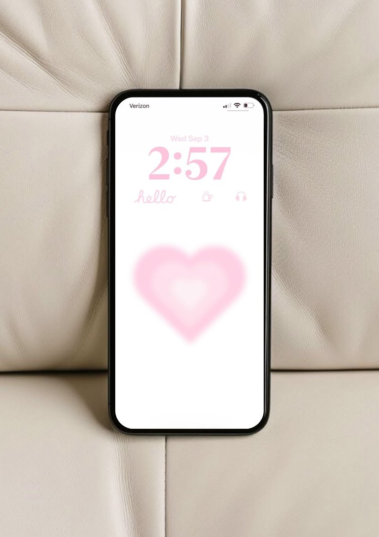 FREE Pink Heart Lock Screen Wallpaper — nikki lo