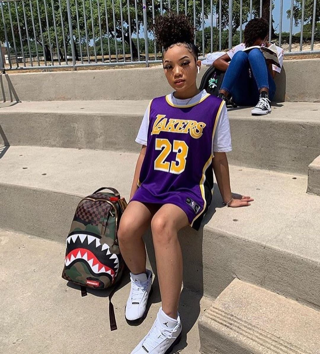 laker jersey outfit
