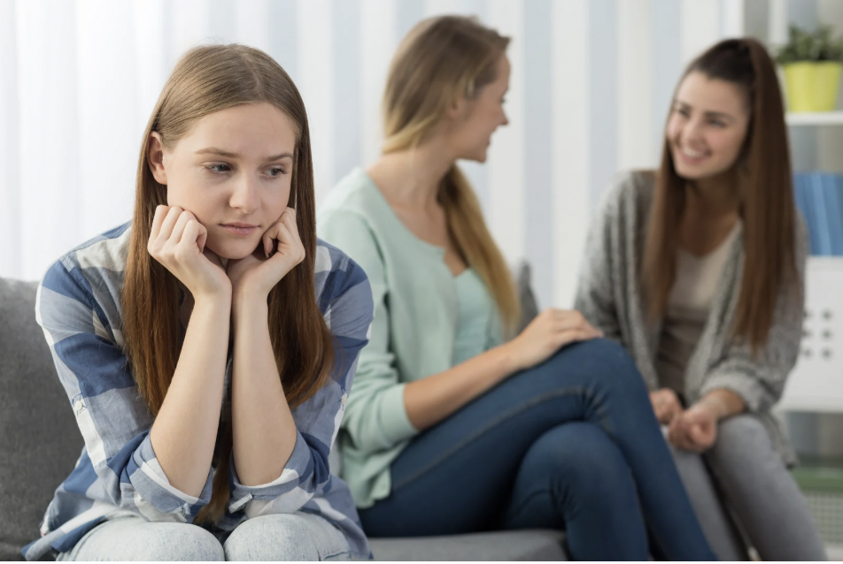 How Perfectionism and Social Anxiety Affect Relationships—and How Therapy Can Help