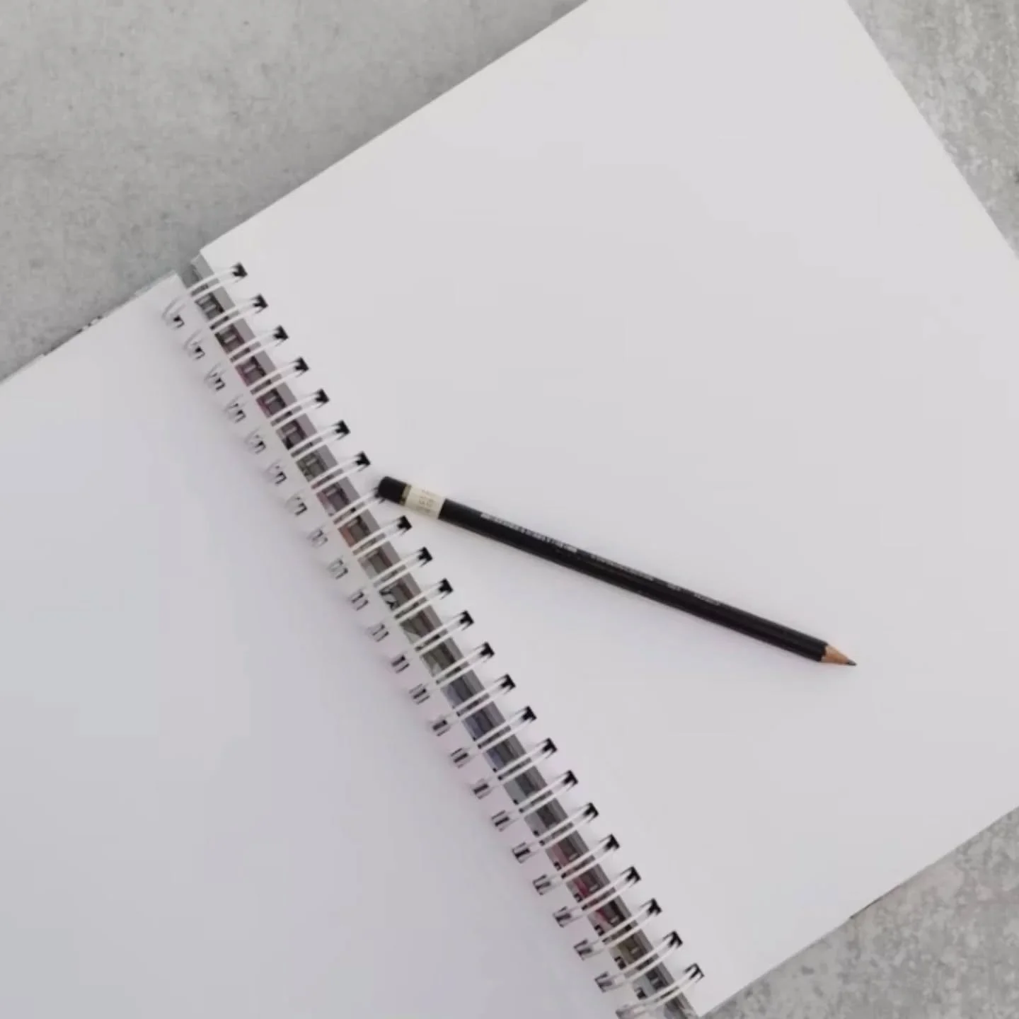 FREE Drawing &amp; Talking Therapy sessions with Aynur @papillonemotionalwellbeing on Saturday 6th September (our Friendship &amp; Health Hub Saturday Session this weekend!), from 3.30pm. 

 Find out more about Drawing &amp; Talking below ⬇️

There's
