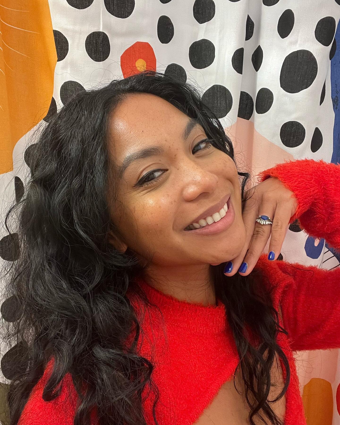 🇵🇭 To celebrate Filipinx Heritage Month im going to celebrate my freckles, darker skin and curly hair. There are many expressions of Pinay and im proud im this one 🇵🇭

#pinay #morena #filipinoheritagemonth