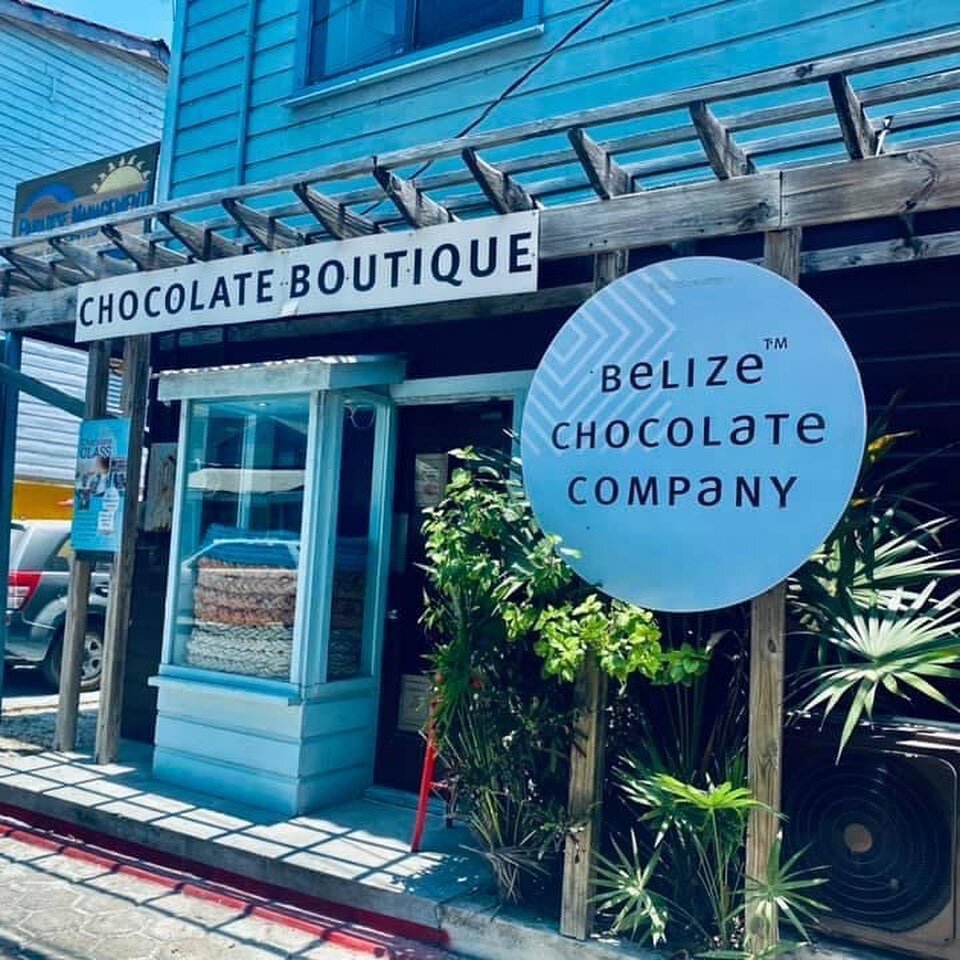 Not only do you get enjoy incredible sunrises and sunsets, adventure, and some of the freshest seafood around&hellip; but also&hellip; melt in your mouth single origin chocolate! We frequent the @belizechocolate often for the sweetest treats, coffee,