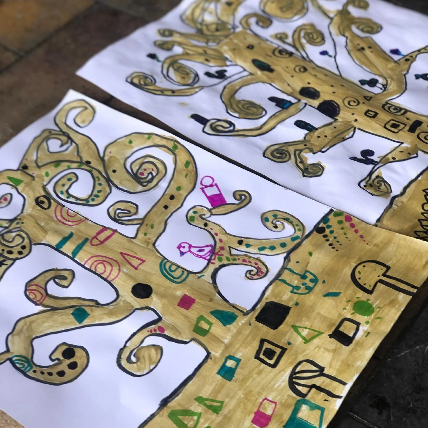 Backyard gold inspired #Klimt 

#santaclarita #gold #california #santaclaritavalley #artlessons #valencia @cityofsantaclarita