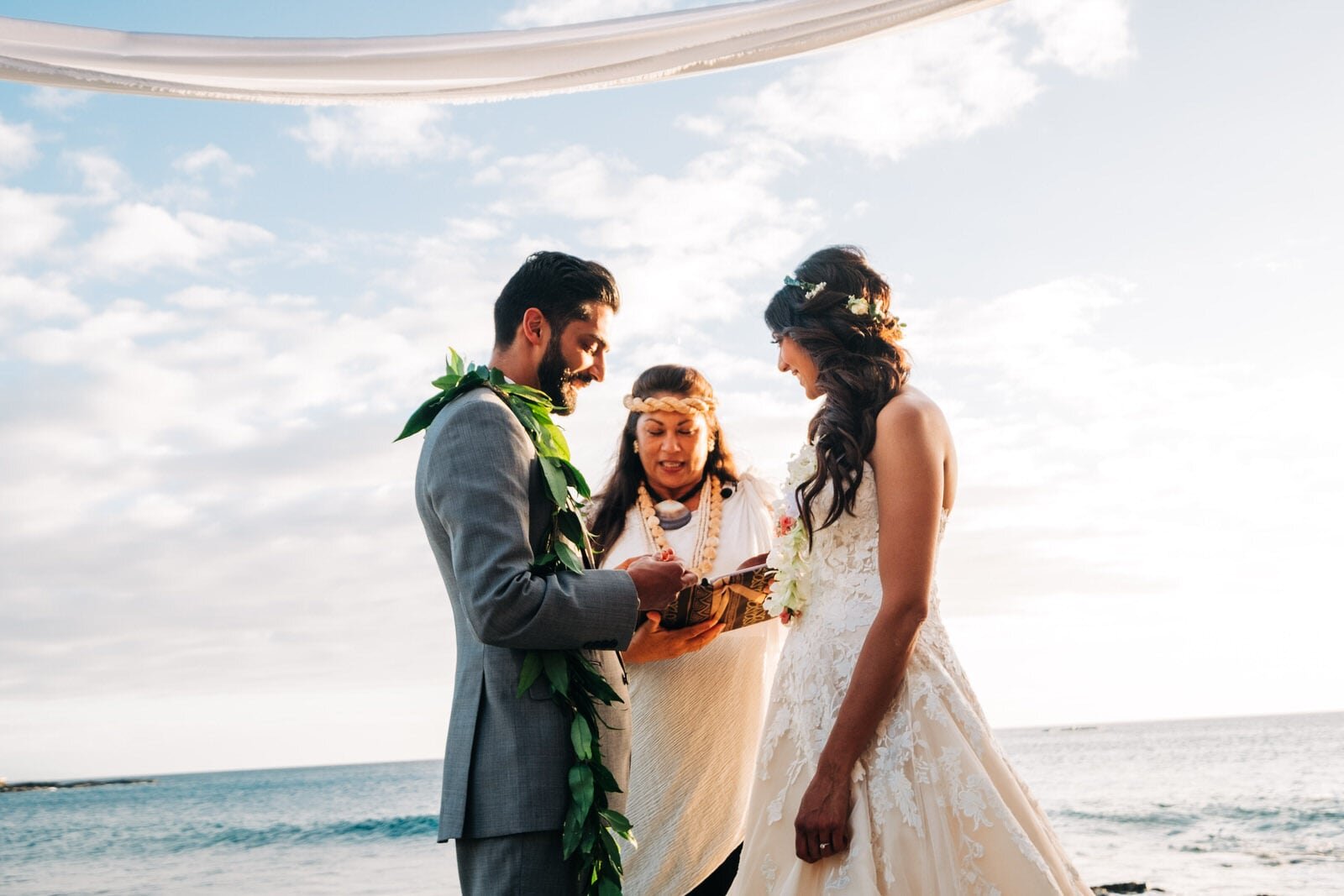hawaii-wedding-affordable-beach-13.jpg