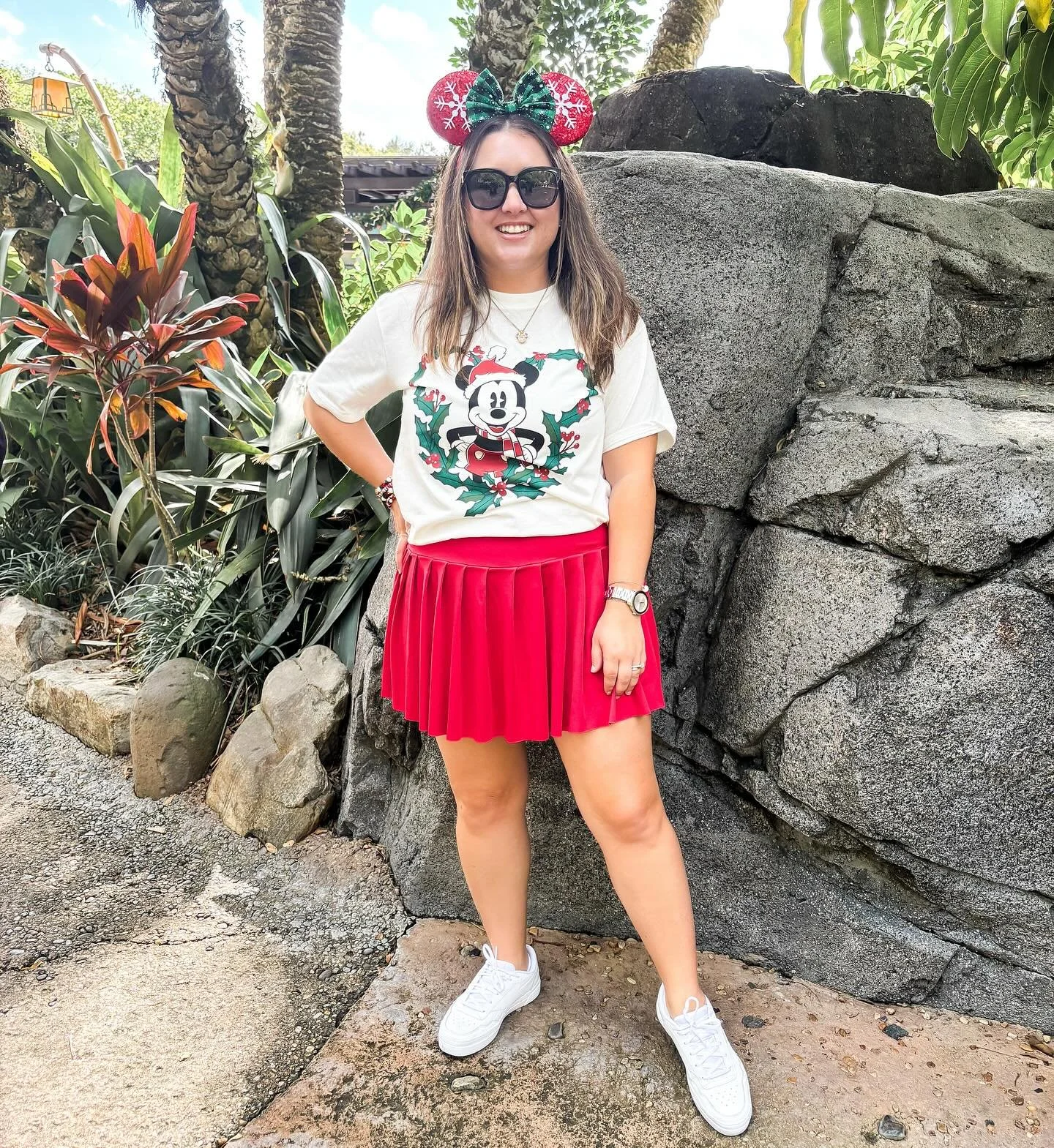 🤍🎄Disney at Christmas just might be my favorite! We had the best time yesterday at Animal Kingdom with friends!