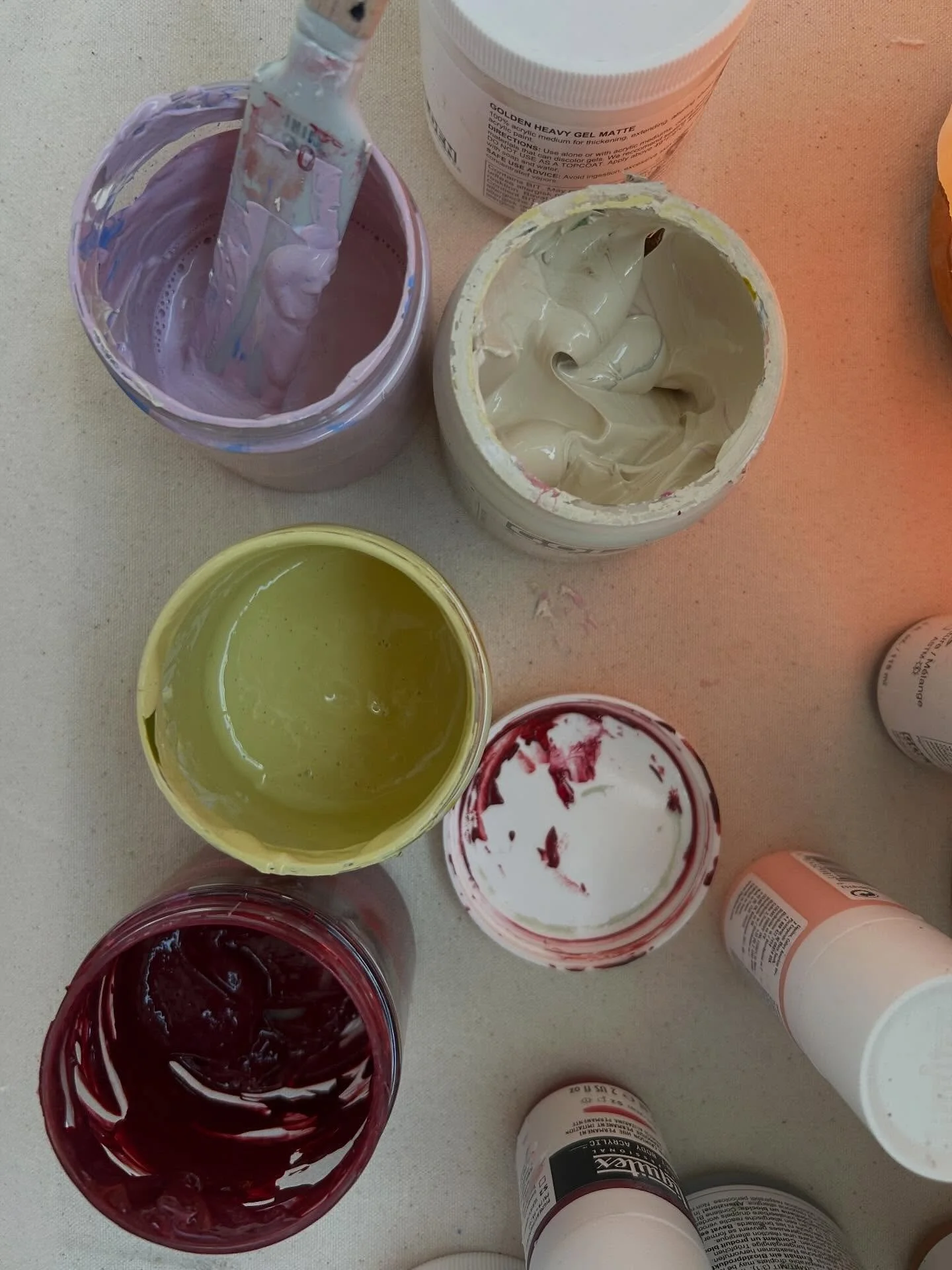 Things are warming up around here&hellip; ☀️ 

1.Mixing up some delicious colors for a new batch of work!
2.Making matcha to match new said works 🍵 
3. Trips to Folly Beach are my new favorite pastime 
4. The most delicious $.75 hotdog 🌭 
5. Quick 