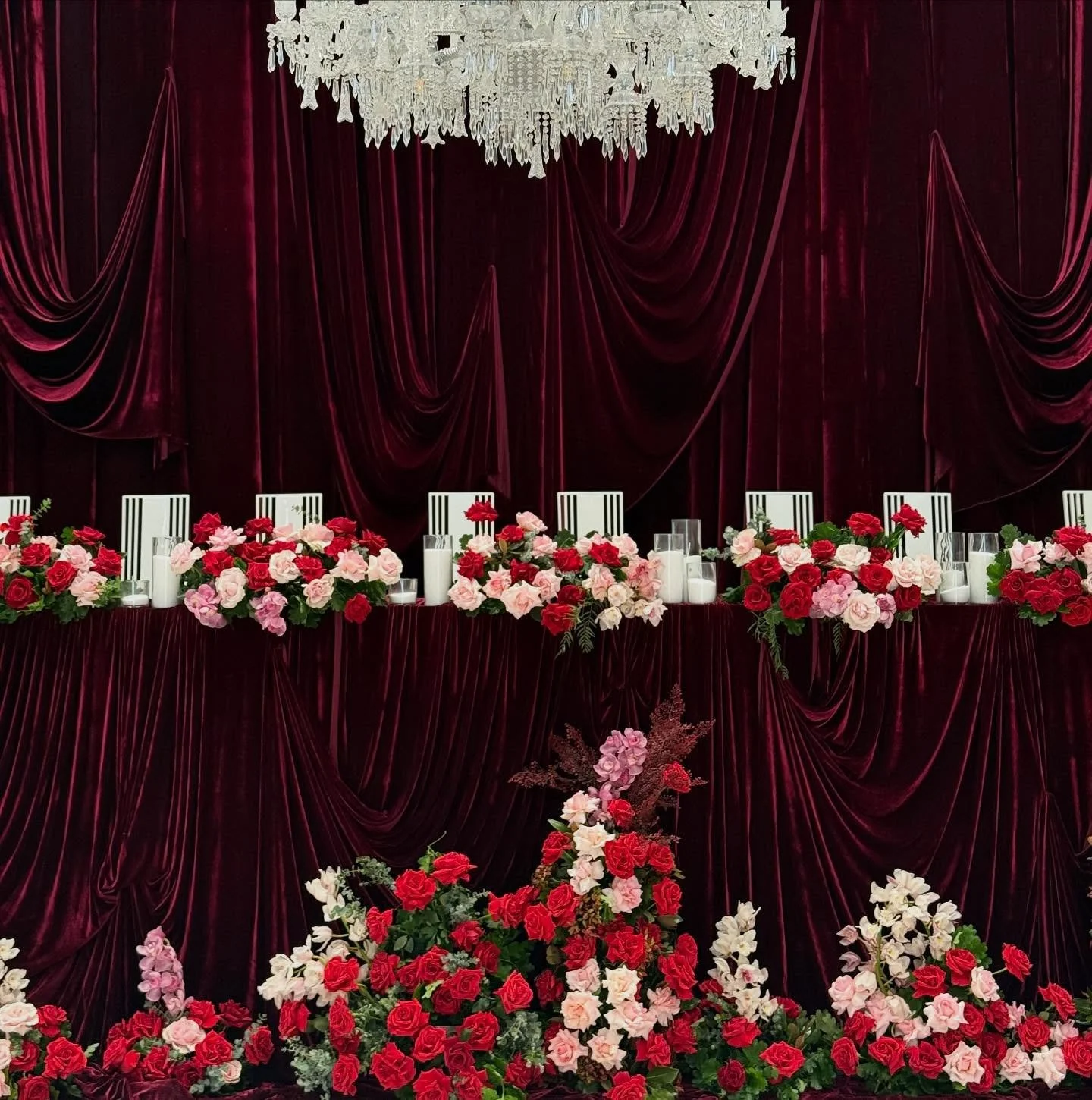 Colour combination , fresh flowers and final main table look 

#wedding #weddingflowersdecor #bridaltabledecoration #freshflorals