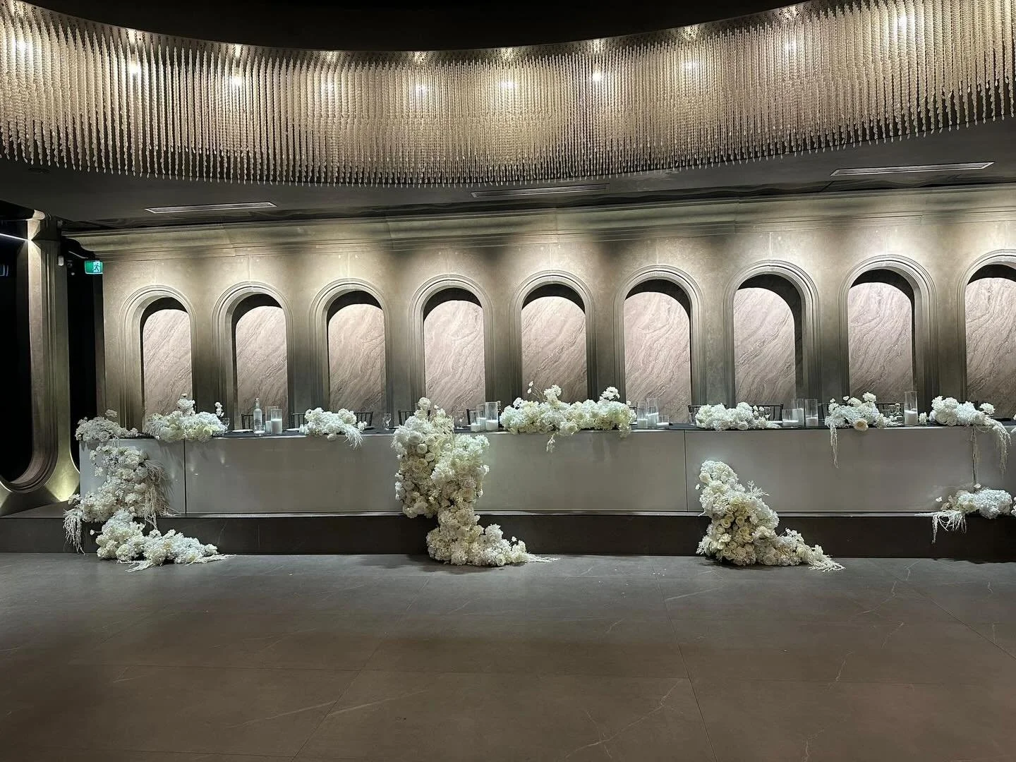 Silk florals for bridal table 

#weddinginspiration #silkfloralarrangements #silkflowers