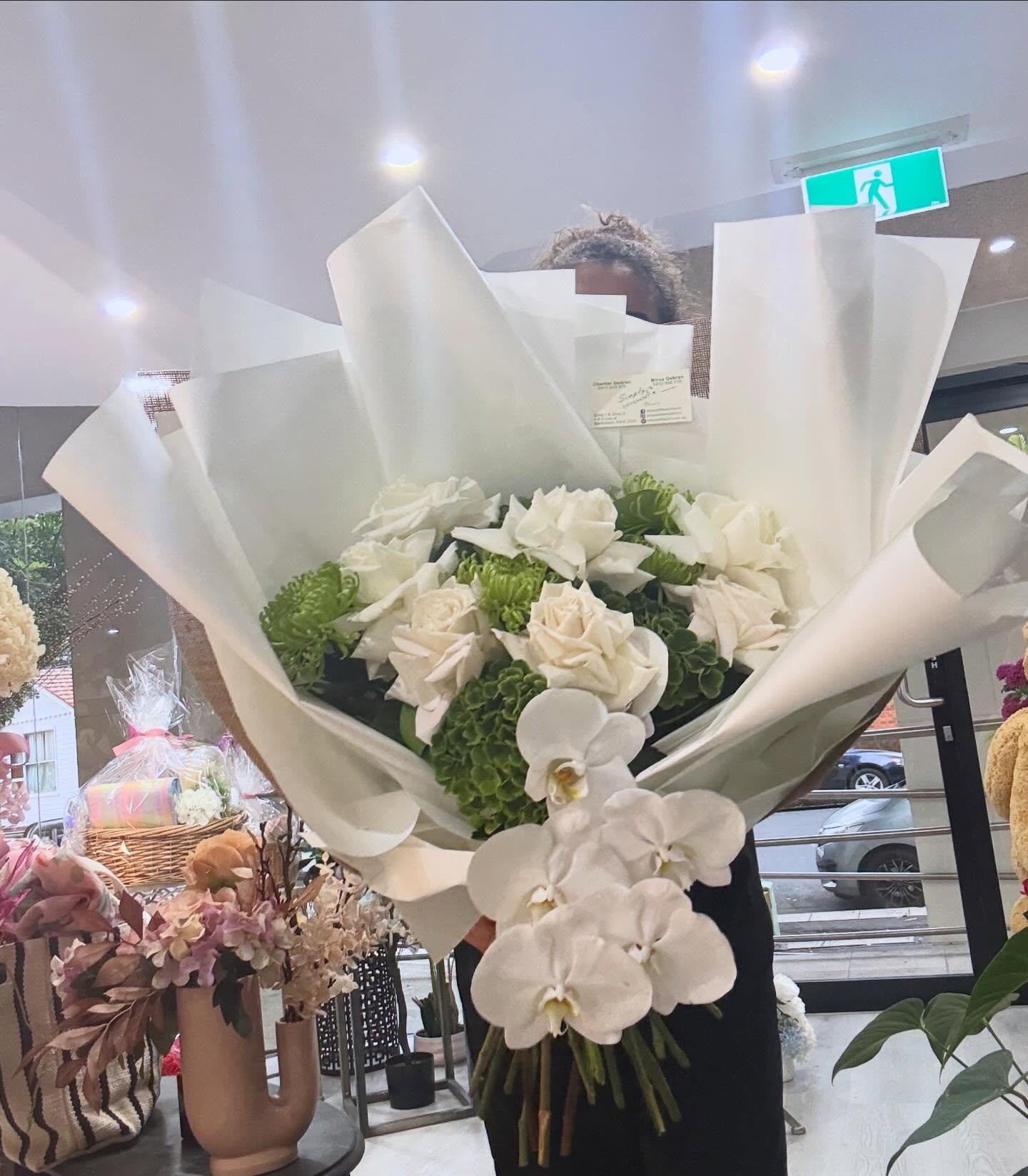 Pretty in white

#simplydifferentflorist #floristbankstown #floralbouquet #occasionsflorist 

Shop 1 and shop 2
7-9 cross st Bankstown 
NSW 2200

0410410870

www.simplydifferent.com.au