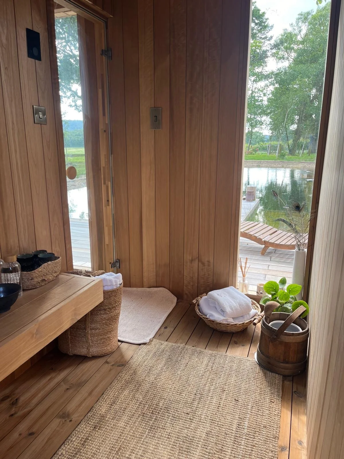 sauna-interior-cabin