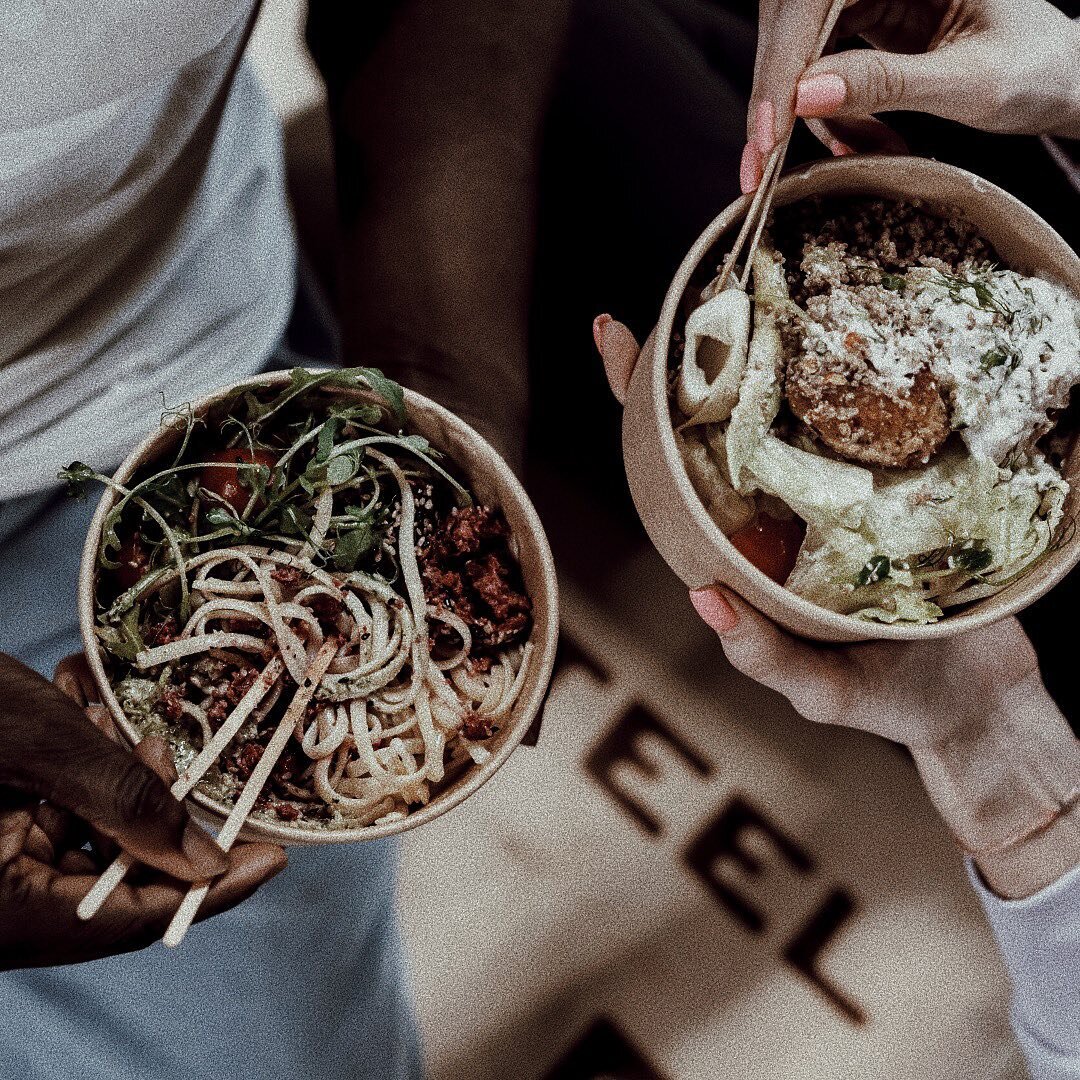 Mindful Eating ↴

When we eat mindlessly, we skip the first phase: our brain signalling to our body + gut to prep for food. 
 By incorporating more mindful eating habits such as:

&rarr; Eating slowly 
&rarr; Chewing thoroughly
&rarr; Taking small bi