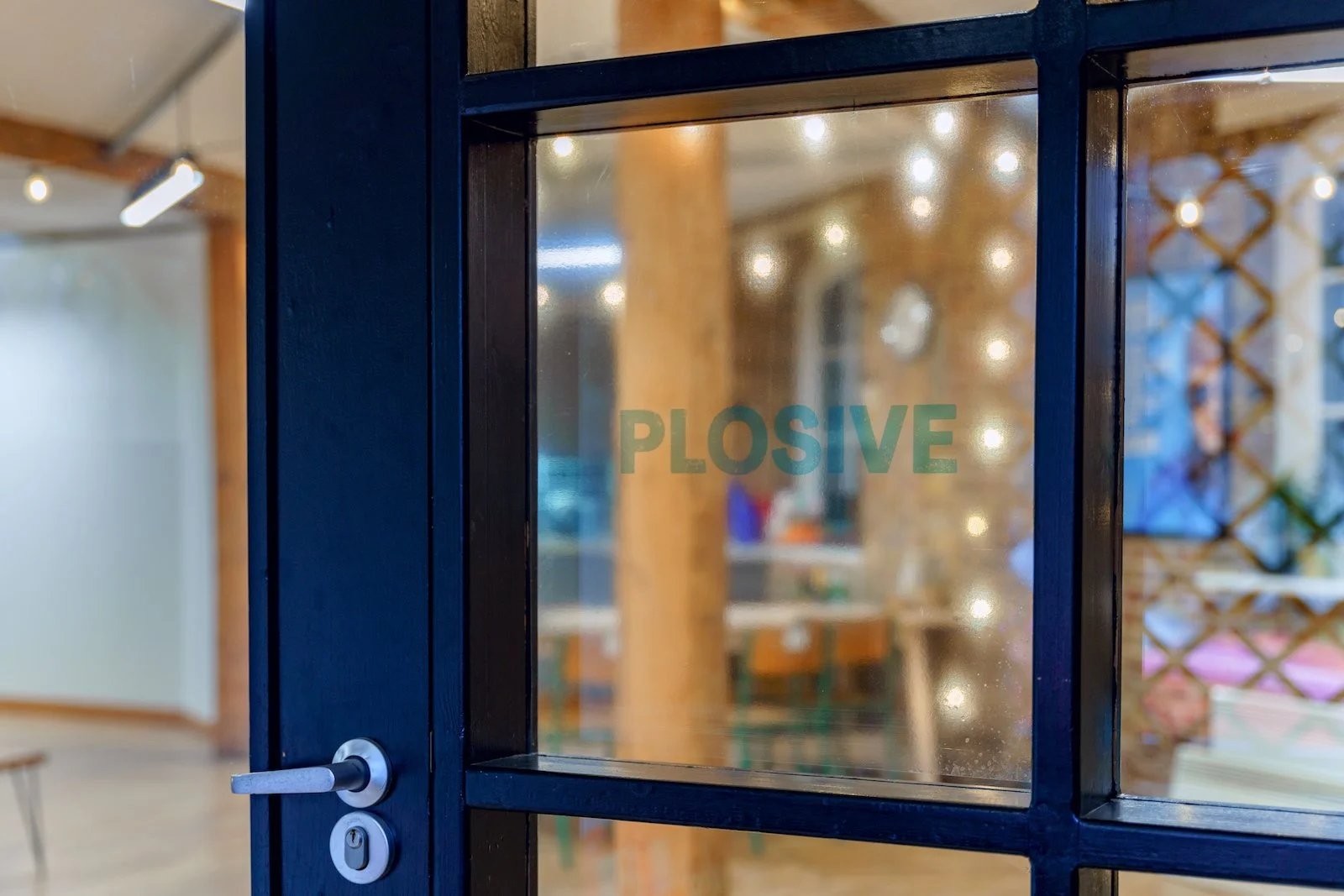 PLOSIVE-00201.jpg