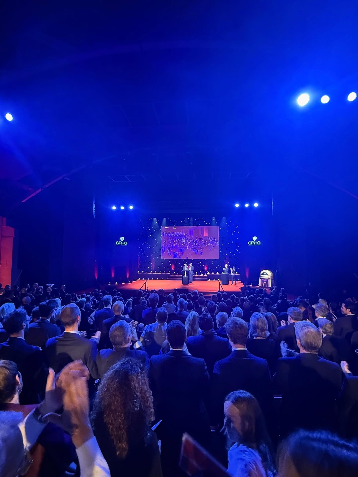 A standing ovation tonight for @n_foulkes from the Swiss watch industry for his 5 years as President of the Jury @gphg_official 🇨🇭🇨🇭🇨🇭🇨🇭🇨🇭 #gphg
