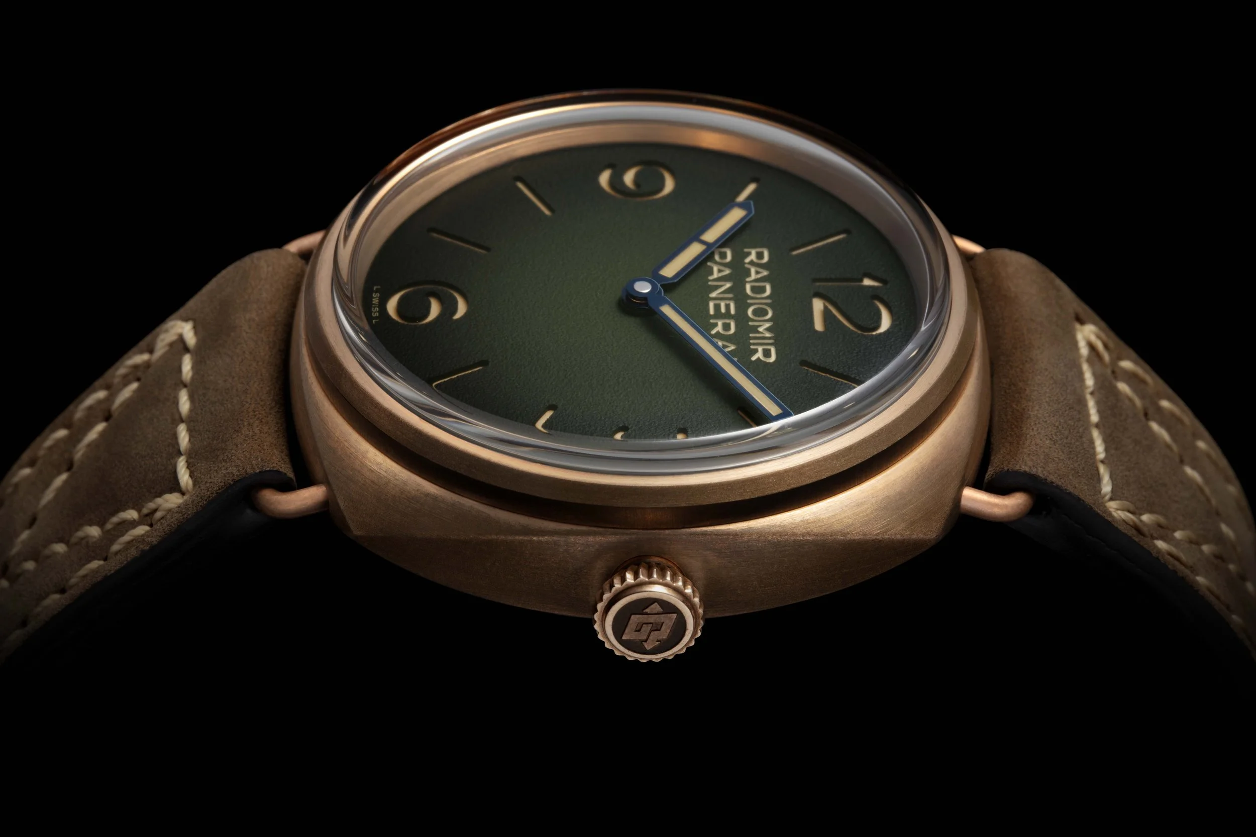 New Panerai Eilean 90th Anniversary PAM00760  (5).jpg