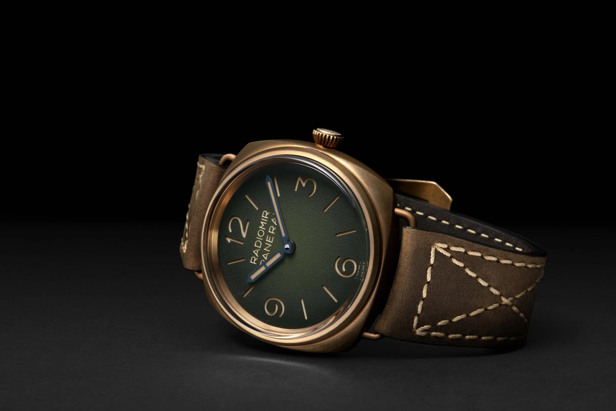 New Panerai Eilean 90th Anniversary PAM00760  (7).jpg
