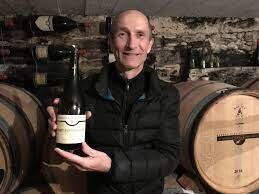 ALAIN JEANNIARD - BOURGOGNE - Le domaine d’Alain Jeanniard est un domaine de 7Ha situé dans la commune de Morey-St-Denis. Celui-ci comporte plusieurs crus : Les Chenevery en Morey-St-Denis et les Saussilles en Pommard et Les Damodes en Nuits St-Ge