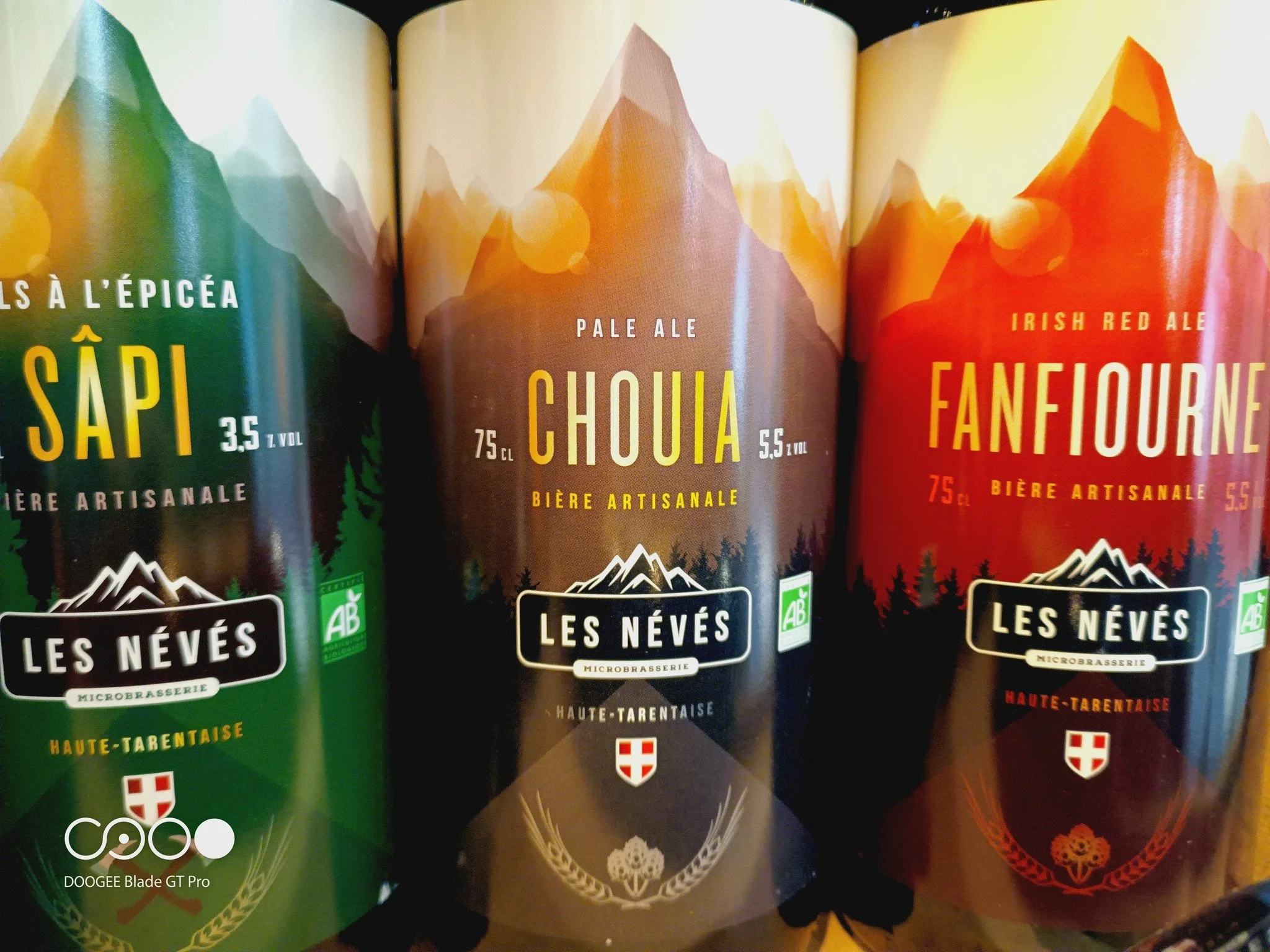 *** 🍺 𝐍𝐨𝐮𝐯𝐞𝐥𝐥𝐞 𝐬𝐞́𝐥𝐞𝐜𝐭𝐢𝐨𝐧 𝐝𝐞 𝐁𝐢𝐞̀𝐫𝐞𝐬 𝐀𝐫𝐭𝐢𝐬𝐚𝐧𝐚𝐥𝐞𝐬 ***

La 𝐌𝐈𝐂𝐑𝐎𝐁𝐑𝐀𝐒𝐒𝐄𝐑𝐈𝐄 𝐋𝐄𝐒 𝐍𝐄́𝐕𝐄́𝐒 a &eacute;galement pris place &agrave; la cave :
situ&eacute;e &agrave; Bourg Saint Maurice, Les N&eacute;v