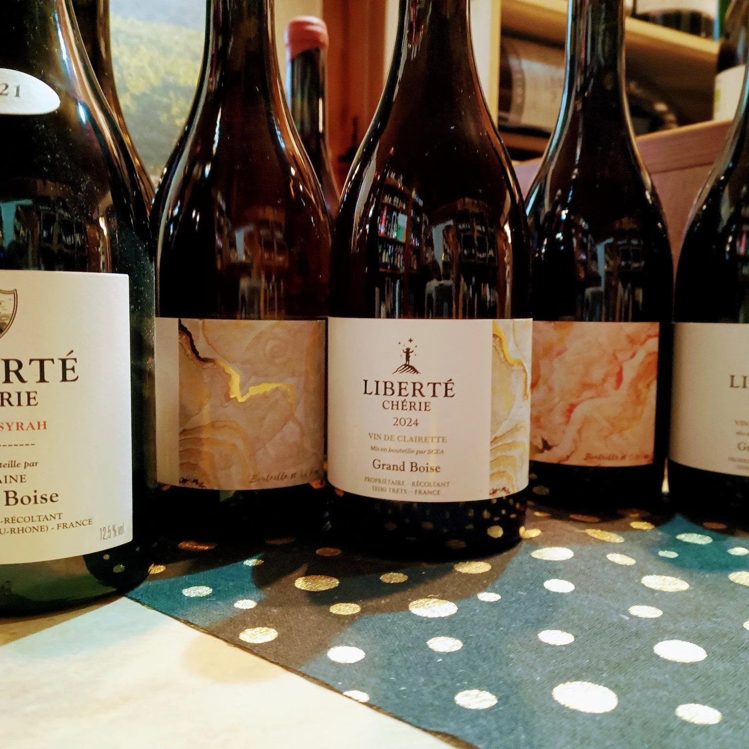 *** 𝐂𝐡𝐚̂𝐭𝐞𝐚𝐮 𝐆𝐫𝐚𝐧𝐝 𝐁𝐨𝐢𝐬𝐞 - 𝐋𝐢𝐛𝐞𝐫𝐭𝐞́ 𝐂𝐡𝐞́𝐫𝐢𝐞 🍷***

🏡 𝕮𝖍𝖆̂𝖙𝖊𝖆𝖚 𝕲𝖗𝖆𝖓𝖉 𝕭𝖔𝖎𝖘𝖊  c'est ce superbe domaine viticole de Provence,  compos&eacute; de 40 ha de vignes diss&eacute;min&eacute;es sur pr&egrave;s de 