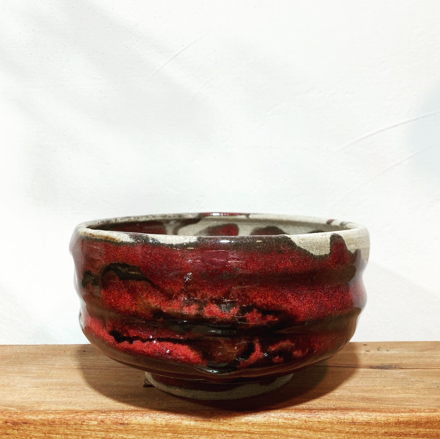 Plant pots under reduction firing. #yehyehpottery #ceramics #plantpot #火炭自得窰工作室 #hongkong #reductionfiring