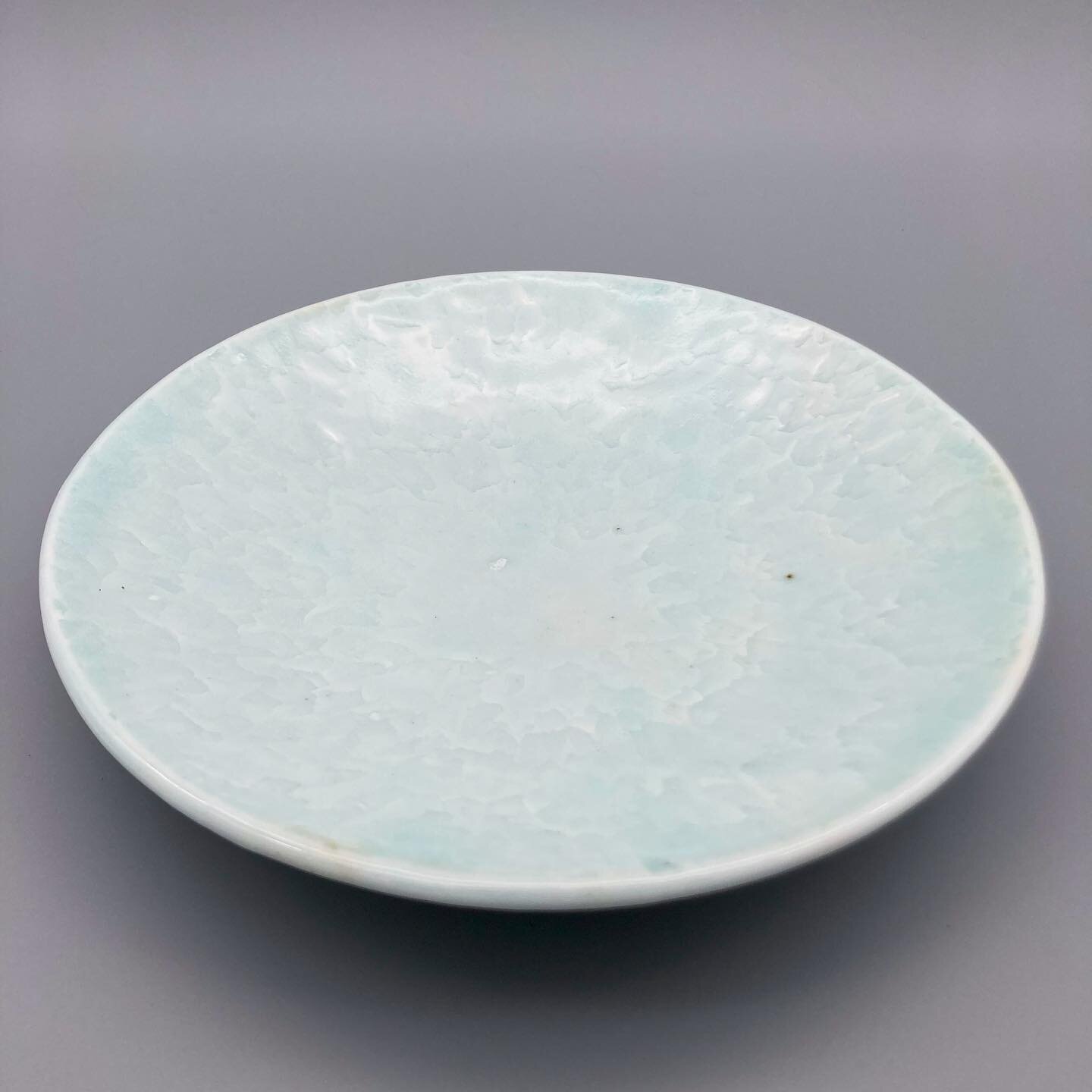 Plates under reduction firing. #ceramics @fotanikiln  #yehyehpottery #hongkong #plates #shino #reductionfiring