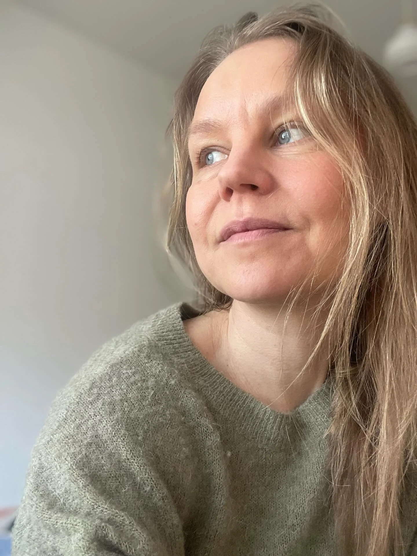 Oon pitk&auml;&auml;n miettinyt, ett&auml; mik&auml;s se olis sellainen koulutus, mik&auml; toisi mulle v&auml;h&auml;n uutta n&auml;k&ouml;kulmaa ja vahvistaisi omaa osaamista. Punnitsin mm. sovittelu-koulutuksia ja vertailin erilaisia ty&ouml;nohja