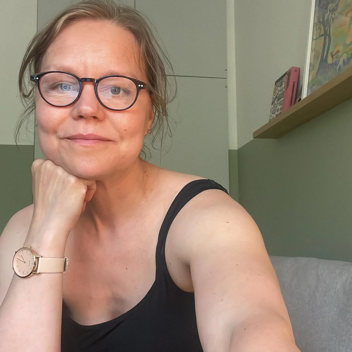 T&auml;n&auml; kev&auml;&auml;n&auml; yksi tosi kiinnostava toistuvasti esiinnoussut teema on ollut irtip&auml;&auml;st&auml;minen - tai oikeastaan mun tekee mieli sanoa se niinkuin se mun mieless&auml; on: luovuttaminen. 

Luovuttaminen kuulostaa hu