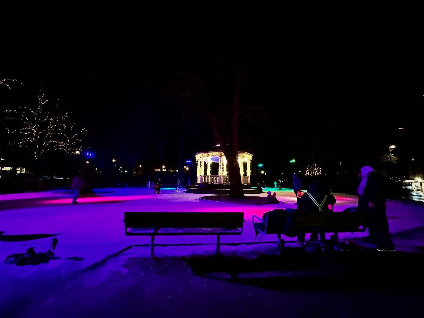 Julemagi p&aring; sk&oslash;ytebanen ⛸️

___
#visit&oslash;stfold #&oslash;stfold #ferie #winter #winteriscoming #vacation #vacations #mossby #visit&oslash;stfold #&oslash;stfold