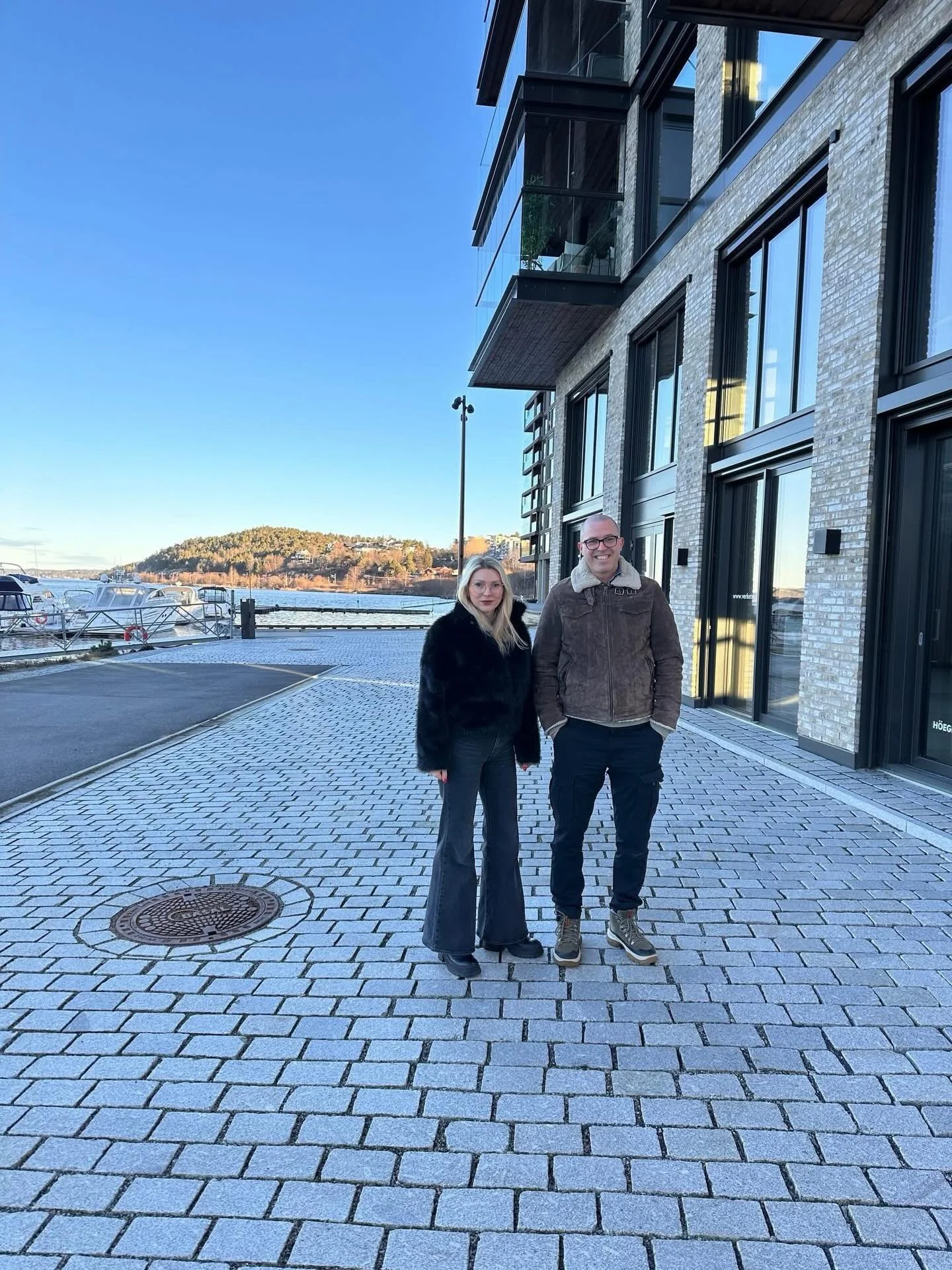 Vi &oslash;nsker Sj&oslash;front velkommen som nytt medlem og samarbeidspartner! ✨
G&aring;r alt etter planen, &aring;pner Sj&oslash;front d&oslash;rene i forbindelse med &aring;rets Kulturelle Pubrunde den 25. april &ndash; og vi gleder oss til b&ar