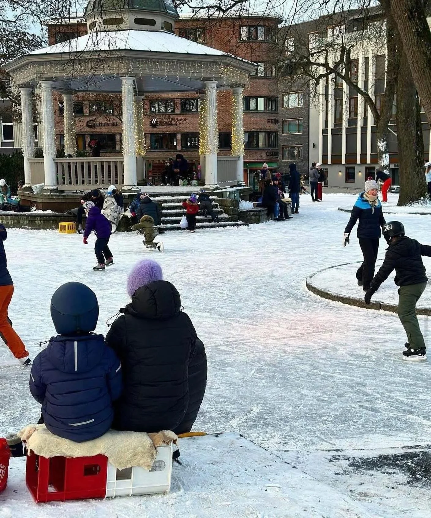 Vi er heldige som har en sk&oslash;ytebane midt i byen v&aring;r❄️ og i dag &oslash;nsker ogs&aring; DNT Vansj&oslash; velkommen til Nesparken og Kom deg ut dagen med masse aktiviteter for sm&aring; og store!

Ha en fin  s&oslash;ndag ute p&aring; tu